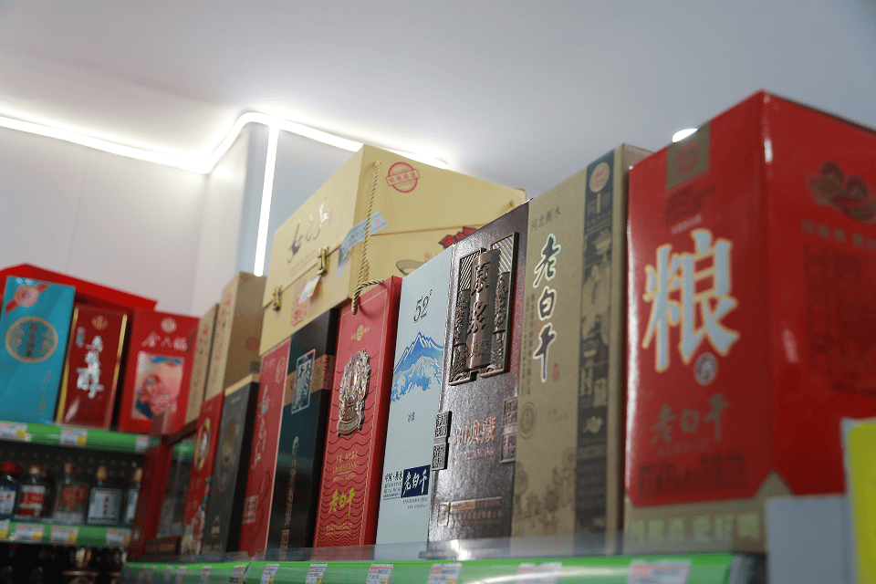 两男子到大连一家便利店推销，收取大额货款后失联！同样套路在多家店接连上演……