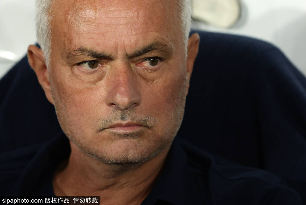 穆帅:两次欧冠冠军不会给对手施加压力!费内巴切的决战时刻