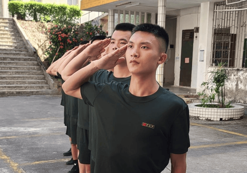 牛!退役半个月,他第三次入伍!