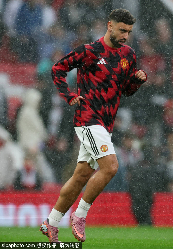 攻守异位！阿莫林曼联一度只排第14，今绝杀利物浦仅少对手2分