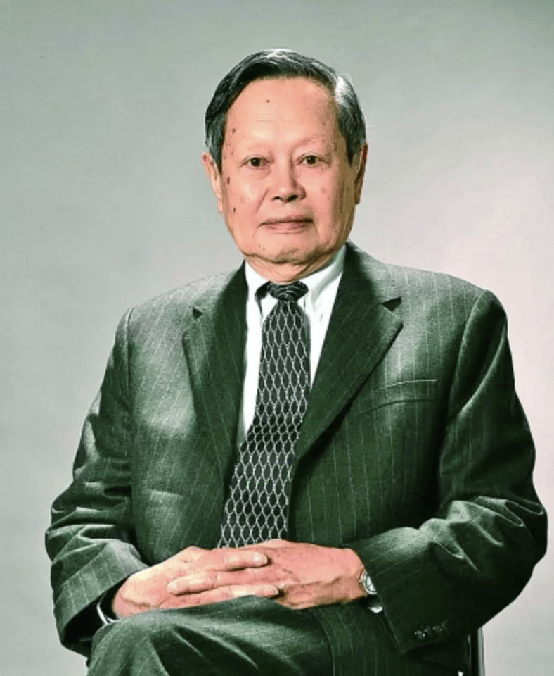 杨振宁先生遗体告别仪式今日举行