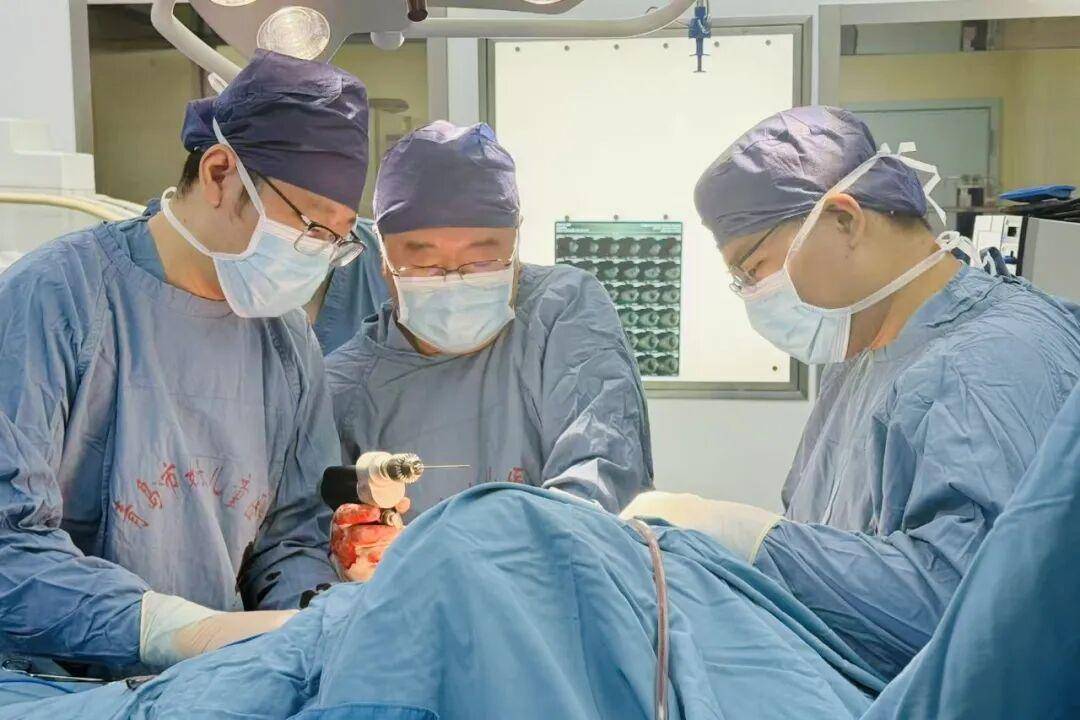 “大医院专家来了,我们在社区看病,也更放心了” “大医院专家来了,我们在社区看病,也更放心了”