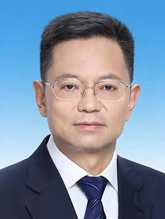 国务院最新任免7位干部 国务院最新任免7位干部