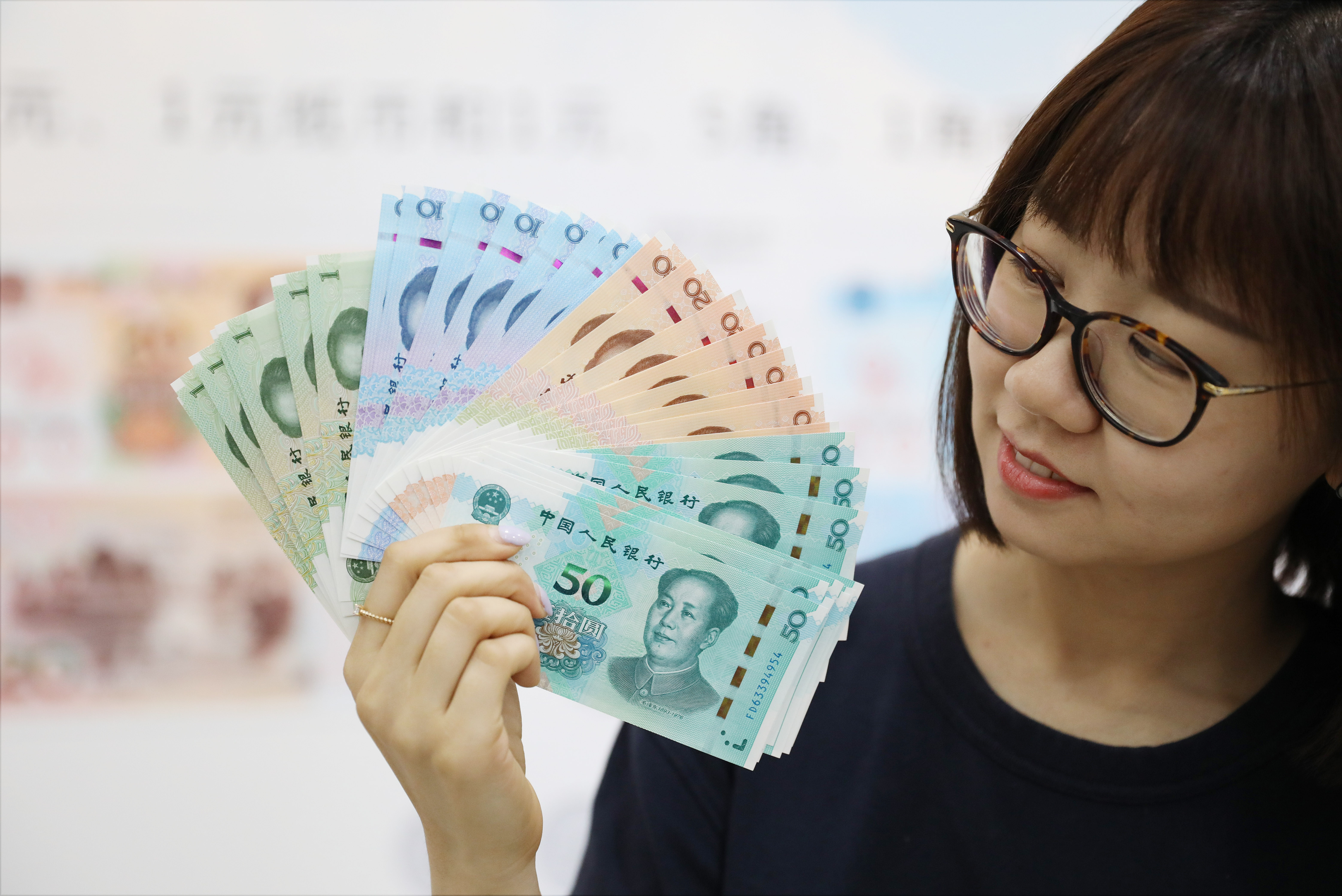虚拟币怎么换成人民币视频(虚拟币怎么换成人民币视频教程)
